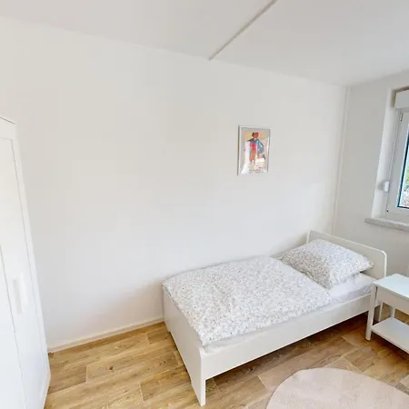 Vintage-flair Gemeinsam Geniessen, Oepnv Fusslaeufig Erreichbar, Wlan Apartment *